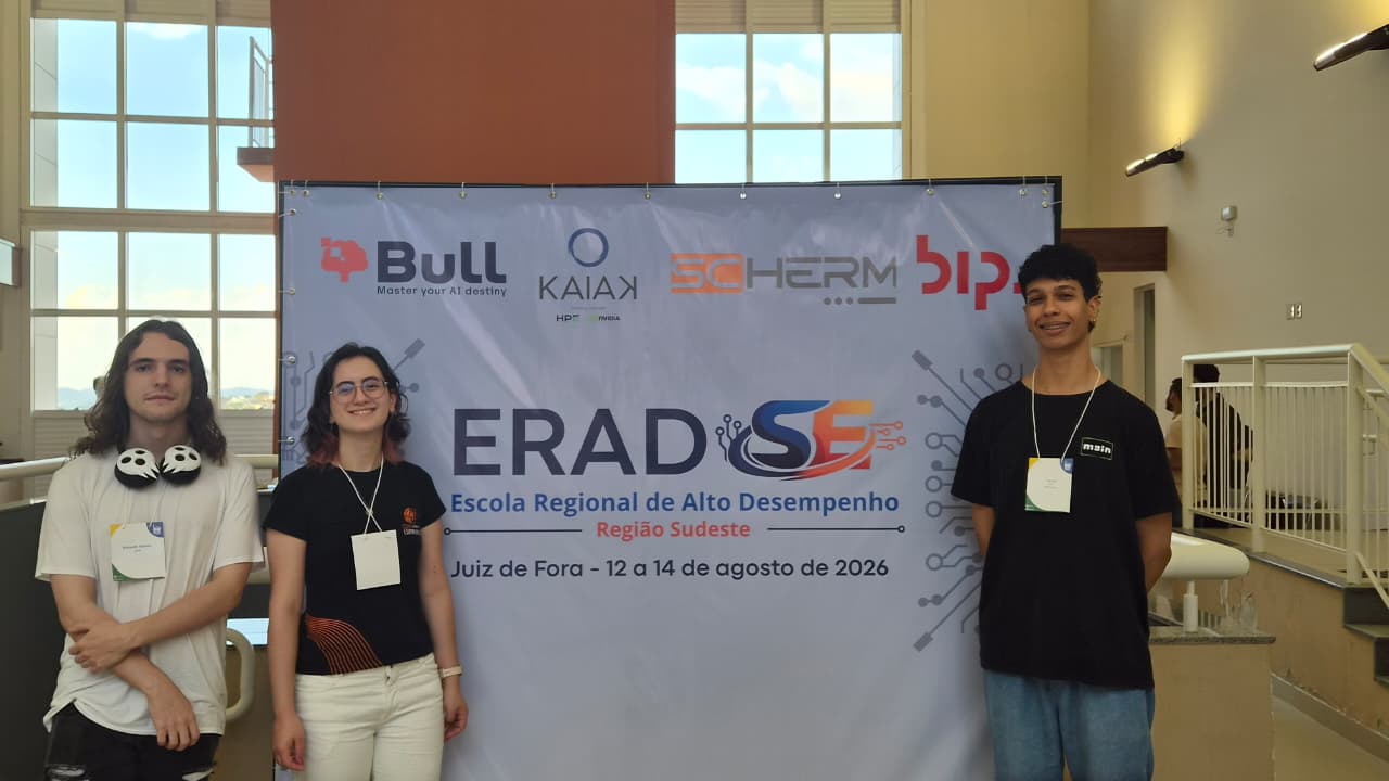 Getianos no stand do evento.